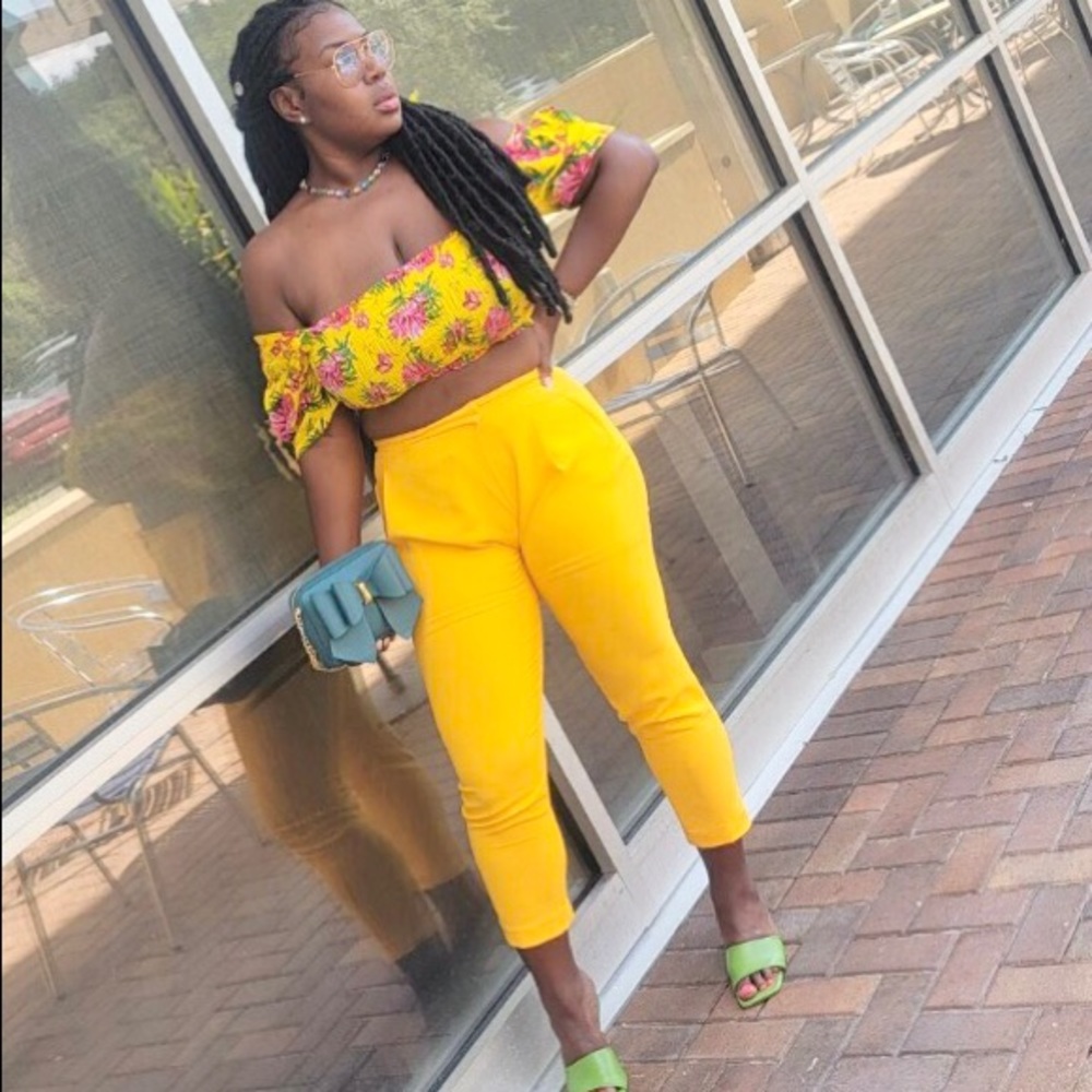 Yellow fitted pants - Picture 4 of 6